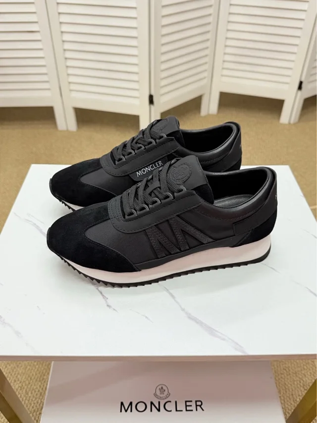 Moncler Sneakers Low-top lace-up with serrated sole product detail image 12