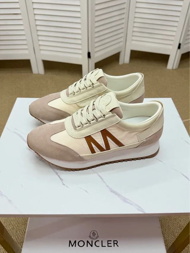 Moncler Sneakers Low-top lace-up with serrated sole product detail image 5