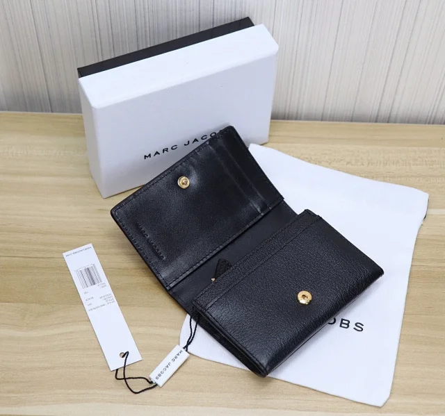 Marc Jacobs Wallets & Card Holders Compact bifold wallet with gold Double J hardware product detail image 7