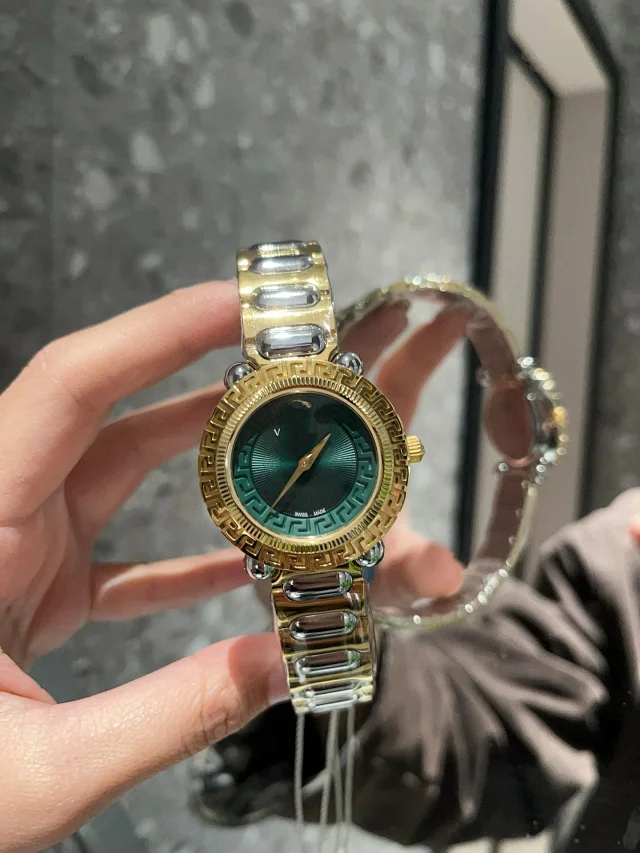 Versace Watches Medusa Motif Greek Key Bezel Metal Bracelet Watch product detail image 32