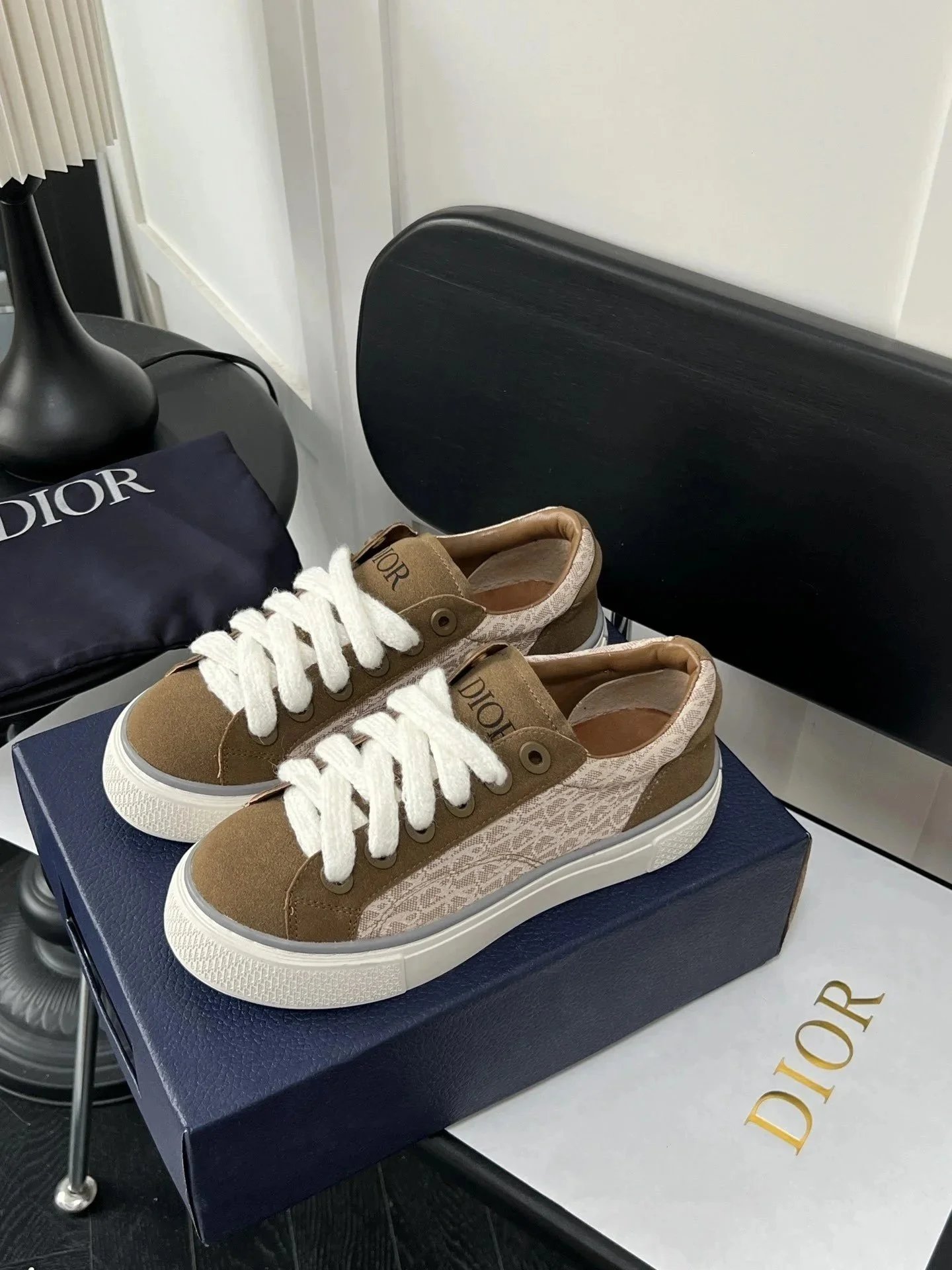 Dior Sneakers B33 low-top lace-up with Oblique panels — Coffee color
