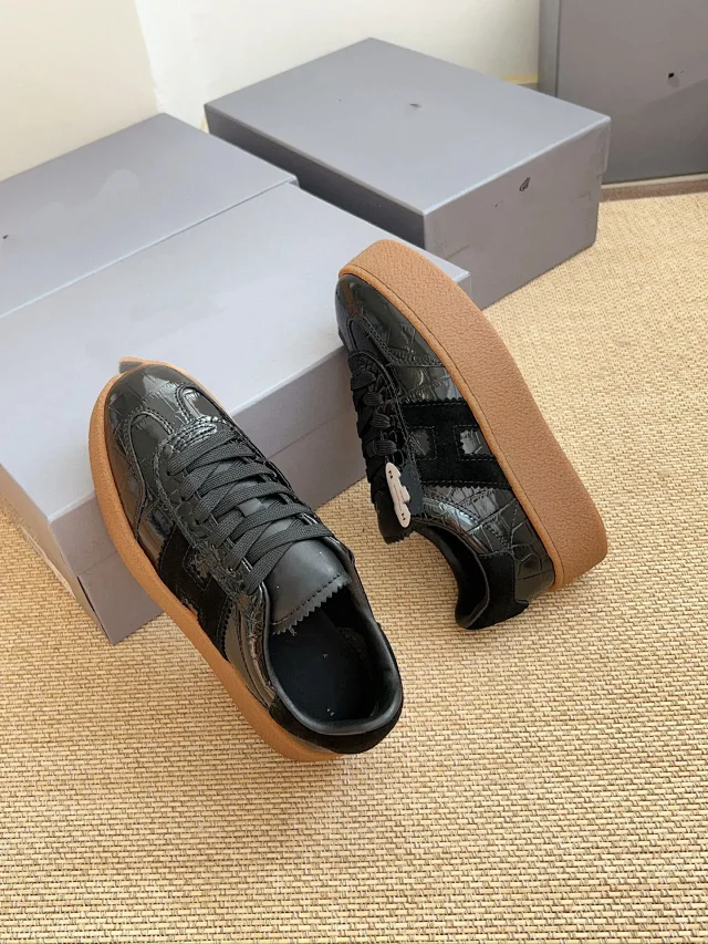 Hogan Sneakers Low-Top Platform with H Side Logo product detail image 19