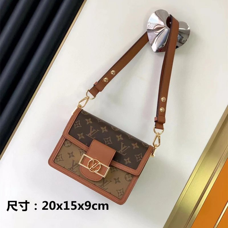 Dior Crossbody Bags Flap Chain Bag — 26