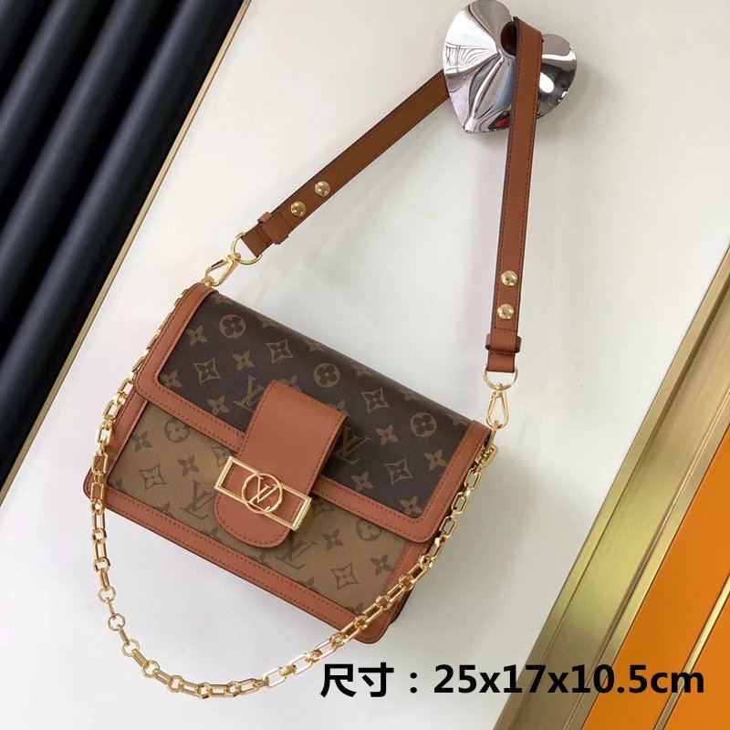 Dior Crossbody Bags Flap Chain Bag — 27