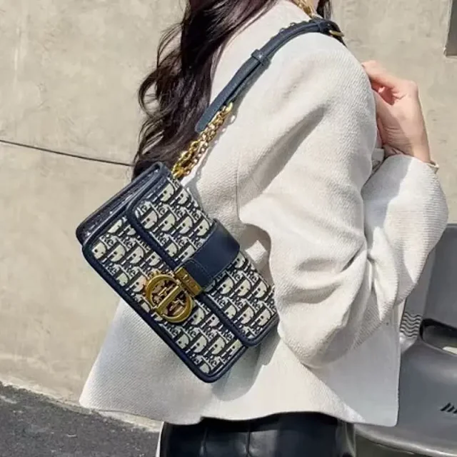 Dior Crossbody Bags Flap Chain Bag product detail image 1