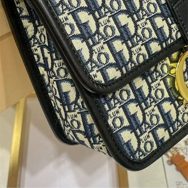 Dior Crossbody Bags Flap Chain Bag product detail image 17