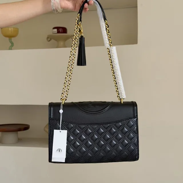 Tory Burch Shoulder Bags Quilted flap bag with chain strap and tassel product detail image 17