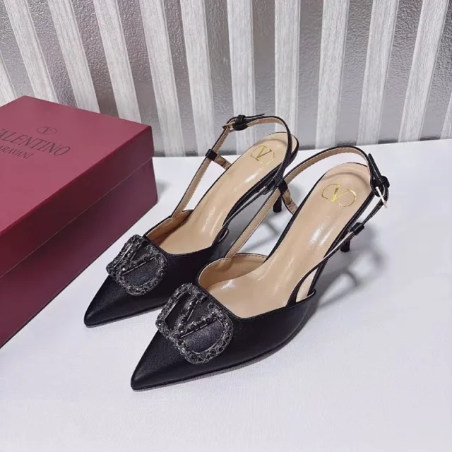 Valentino Garavani High Heels Pointed-Toe Rhinestone V-Buckle Slingback product detail image 7