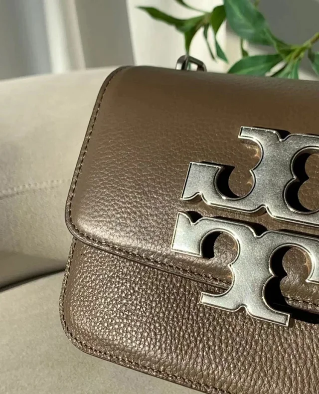 Tory Burch Crossbody Bags Double T Logo Pebbled Flap Bag product detail image 13