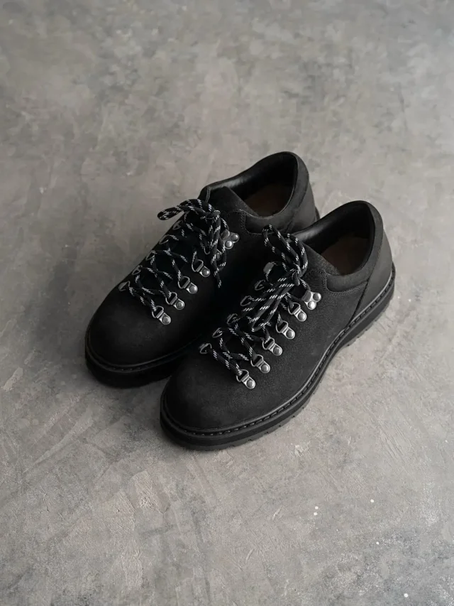 Unbranded Leather Shoes Low-Top Lace-Up with Metal D-Ring Eyelets and Lug Sole product detail image 1