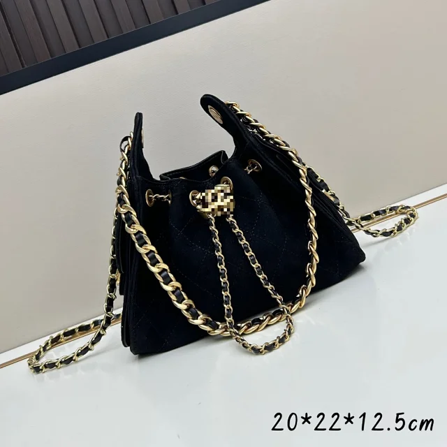 Unbranded Shoulder Bags Quilted drawstring chain bag product detail image 1