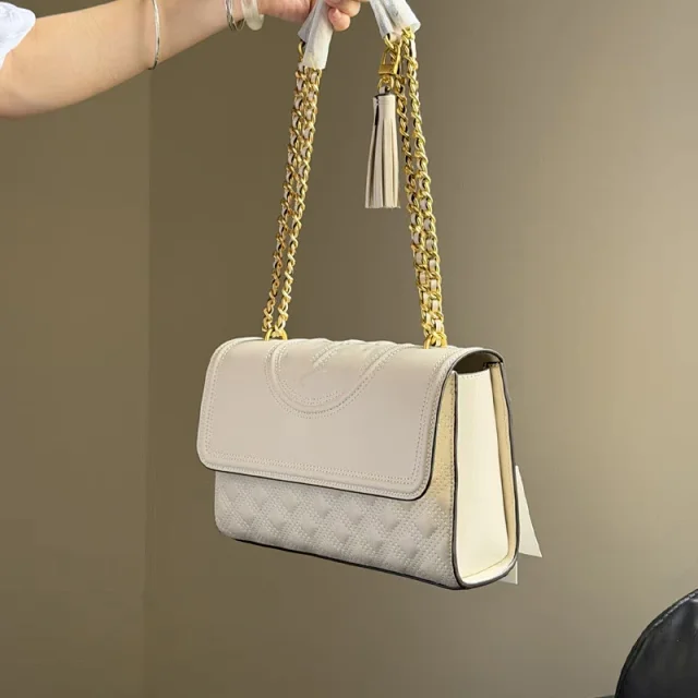 Tory Burch Shoulder Bags Quilted flap bag with chain strap and tassel product detail image 20