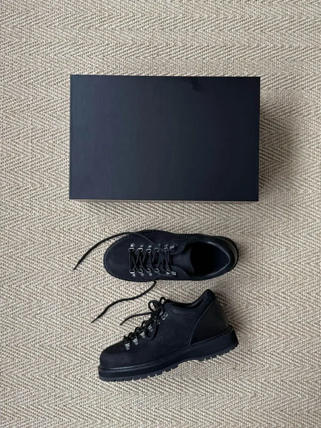 Unbranded Leather Shoes Low-Top Lace-Up with Metal D-Ring Eyelets and Lug Sole product detail image 14