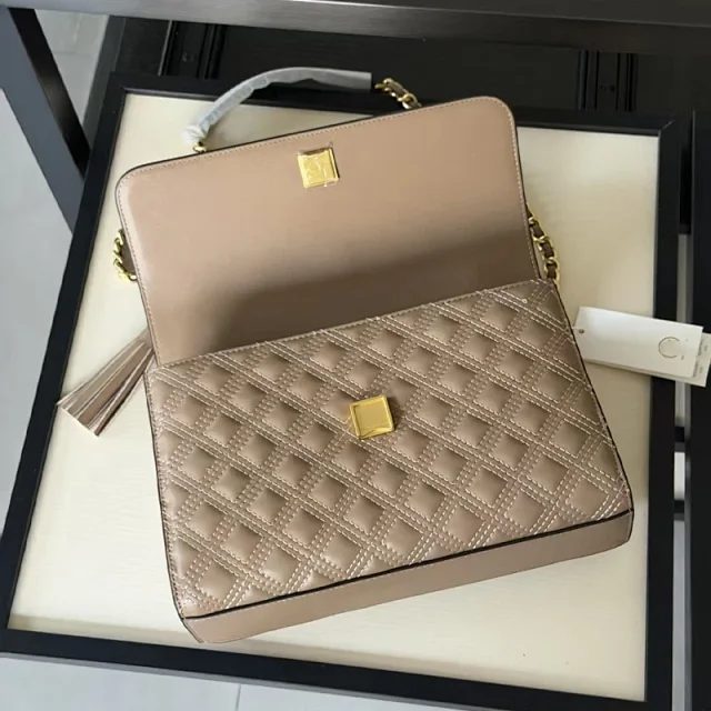 Tory Burch Shoulder Bags Quilted flap bag with chain strap and tassel product detail image 10