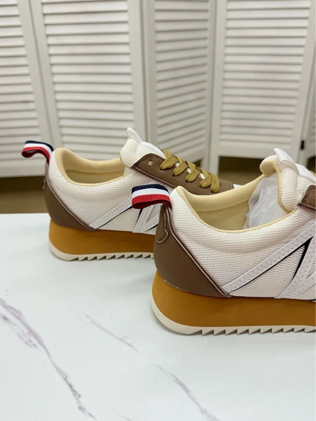 Moncler Sneakers Low-top lace-up with serrated sole product detail image 8