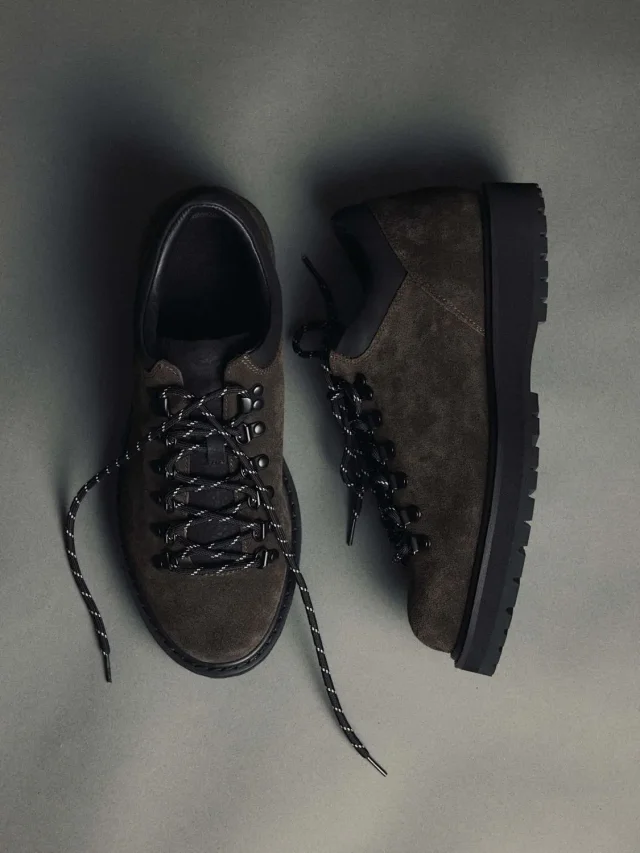 Unbranded Leather Shoes Low-Top Lace-Up with Metal D-Ring Eyelets and Lug Sole product detail image 23