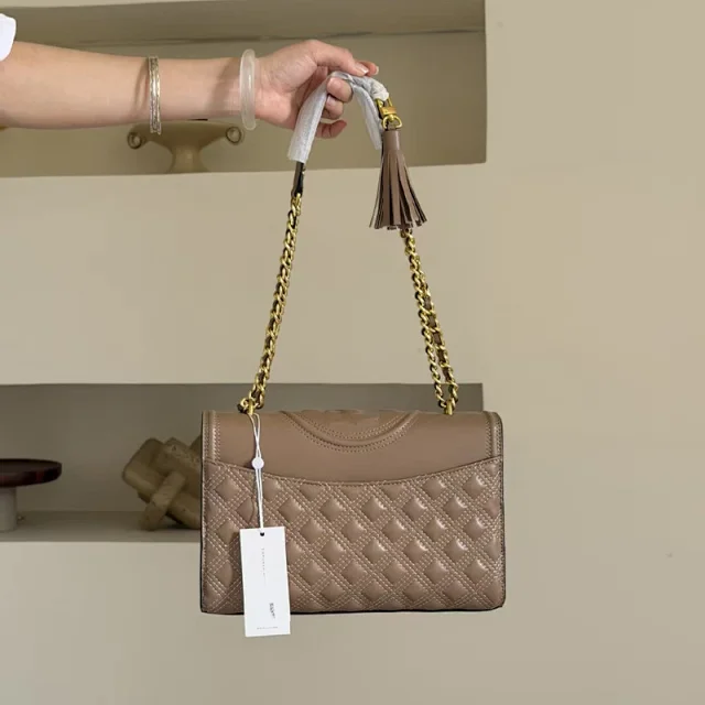 Tory Burch Shoulder Bags Quilted flap bag with chain strap and tassel product detail image 9