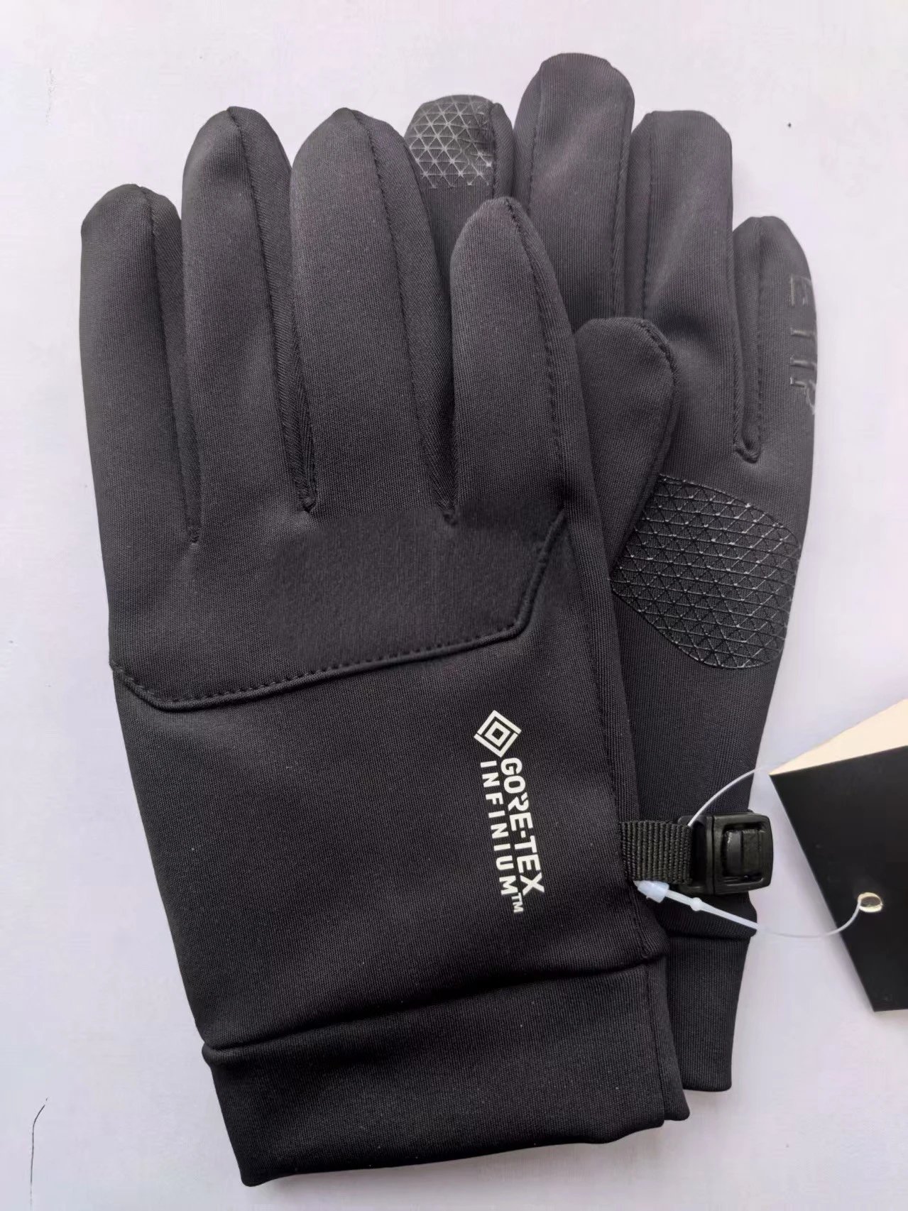 GORE-TEX Gloves INFINIUM touchscreen with non-slip palm grip and adjustable wrist buckle — Black