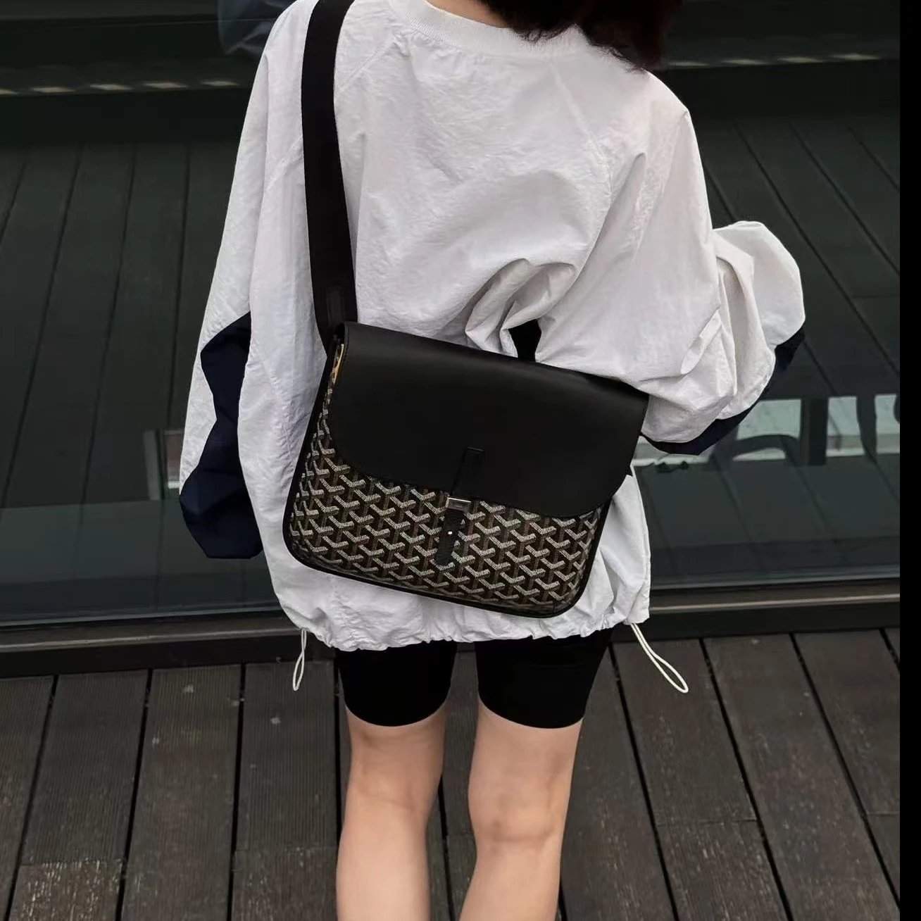 Goyard Crossbody Bags Flap Messenger Bag with Chevron Pattern image 4