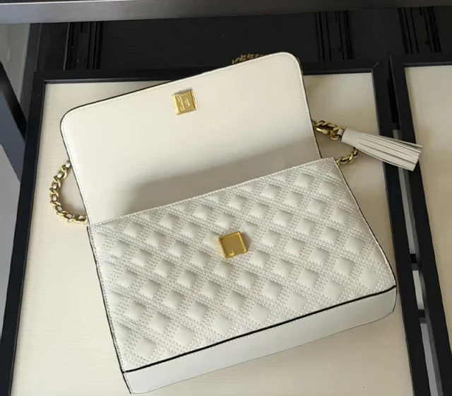 Tory Burch Shoulder Bags Quilted flap bag with chain strap and tassel product detail image 21