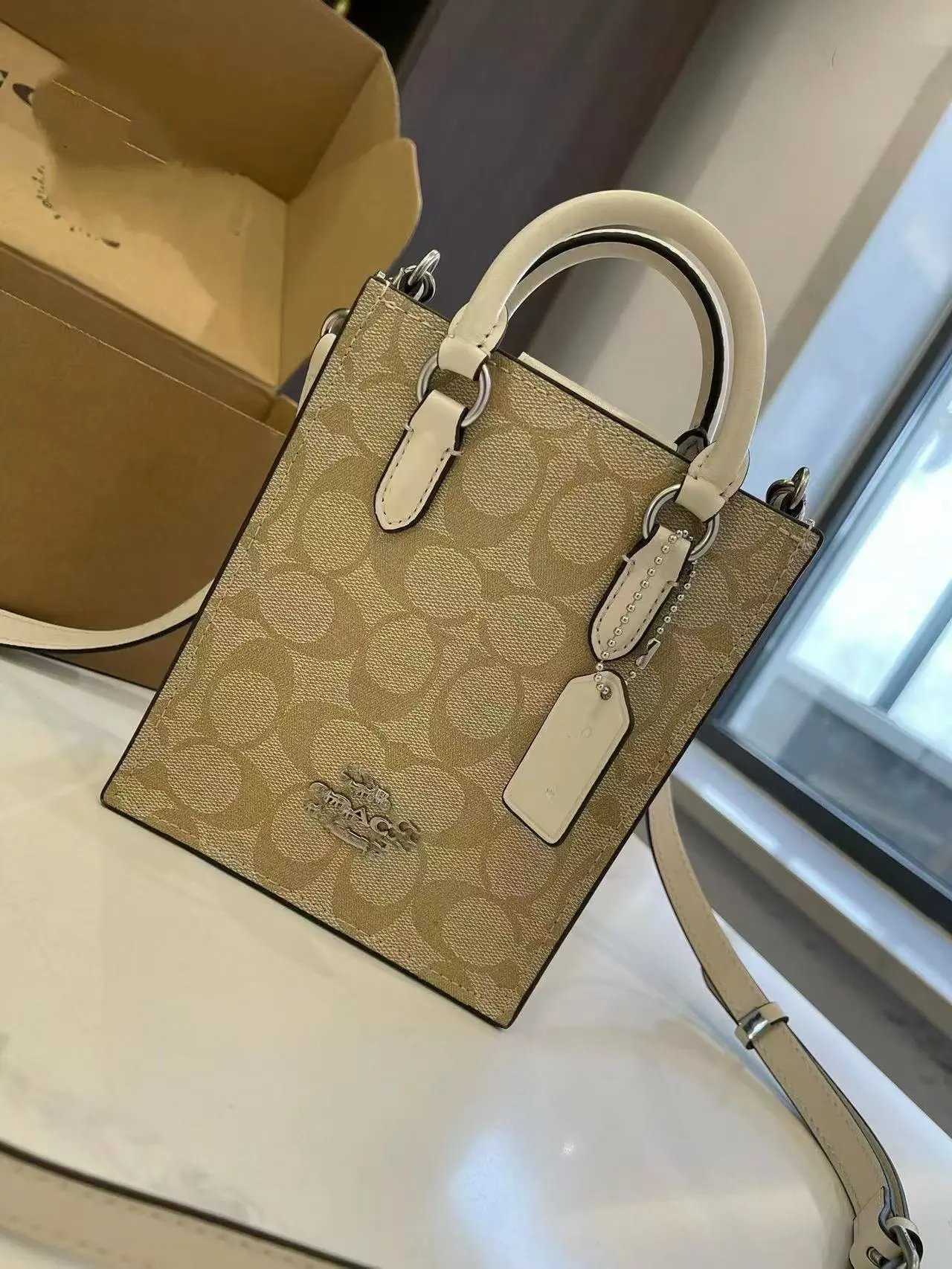 Coach Crossbody Bags Mini Signature Canvas Top-Handle — Qin Score Old Flower Brown Small "Send Aircraft Gift Box Gift Bag"》