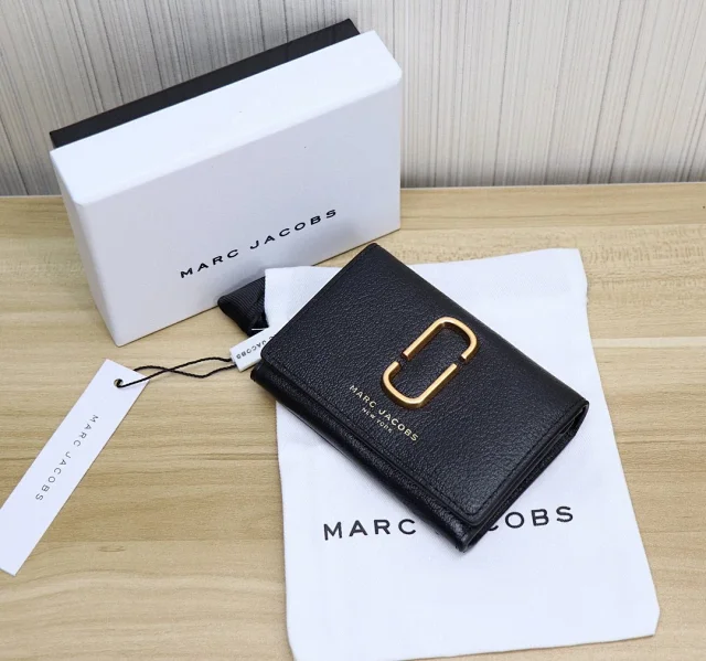 Marc Jacobs Wallets & Card Holders Compact bifold wallet with gold Double J hardware product detail image 6