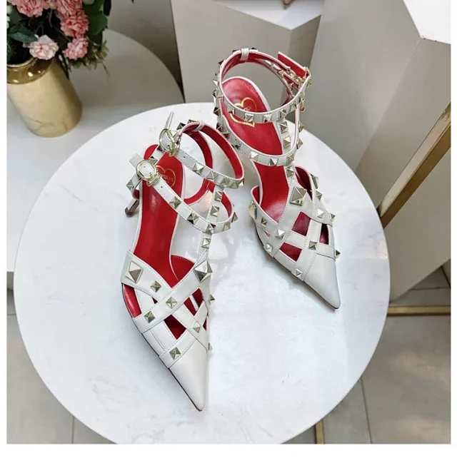 Valentino Garavani Sandals Rockstud pointed-toe caged ankle-strap high-heel product detail image 15