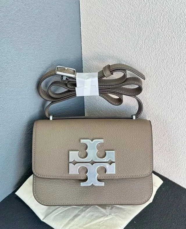 Tory Burch Crossbody Bags Double T Logo Pebbled Flap Bag product detail image 3
