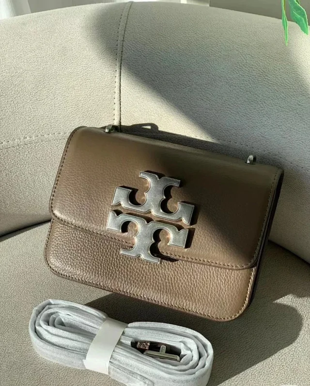 Tory Burch Crossbody Bags Double T Logo Pebbled Flap Bag product detail image 9