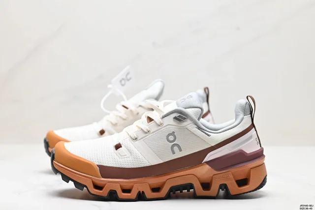 On Sneakers Cloudwander Waterproof product detail image 5