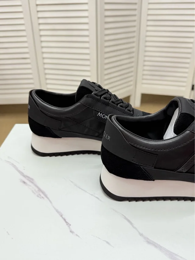 Moncler Sneakers Low-top lace-up with serrated sole product detail image 15
