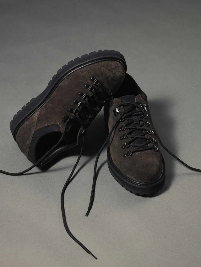Unbranded Leather Shoes Low-Top Lace-Up with Metal D-Ring Eyelets and Lug Sole product detail image 22