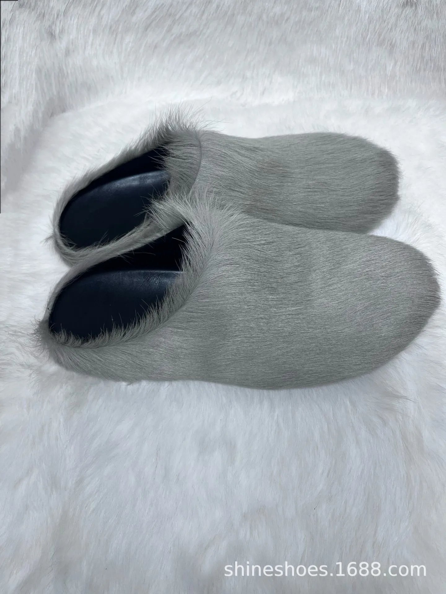 Unbranded Slippers Faux Fur Closed-Toe Mule — Light gray