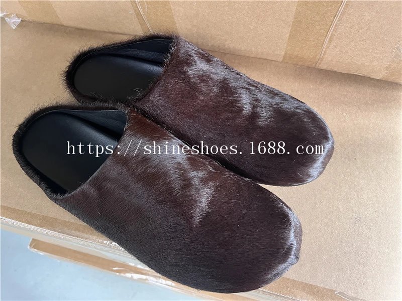 Unbranded Slippers Faux Fur Closed-Toe Mule — Coffee color