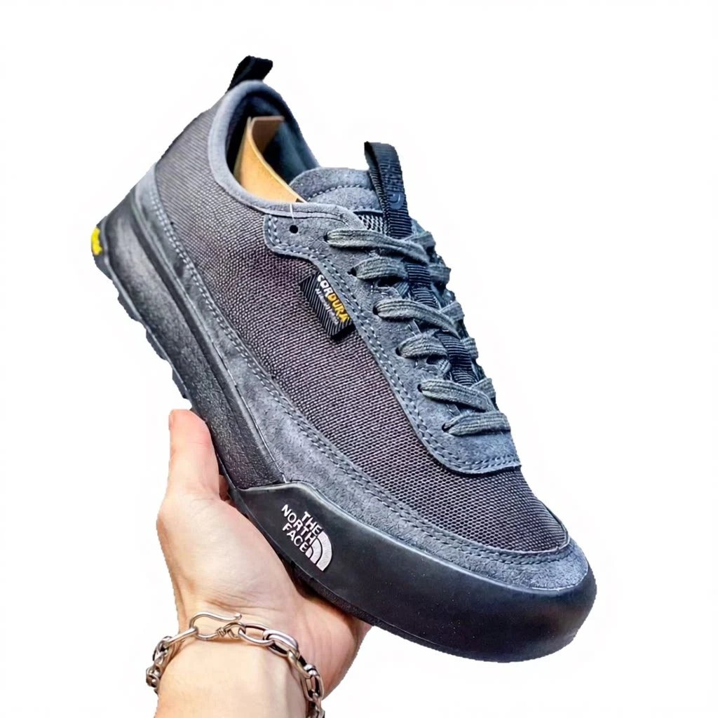 The North Face Sneakers Low-top lace-up with textile and suede-look panels image 5