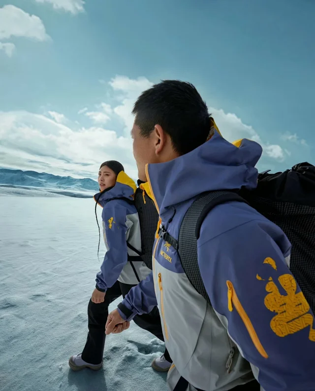 Arc'teryx Jackets Hooded color-block shell jacket with zip pockets product detail image 1