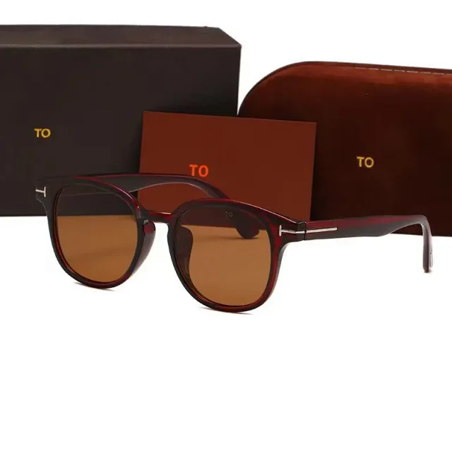 Tom Ford Eyewear Square-frame sunglasses with T-shaped metal temple accents product detail image 3