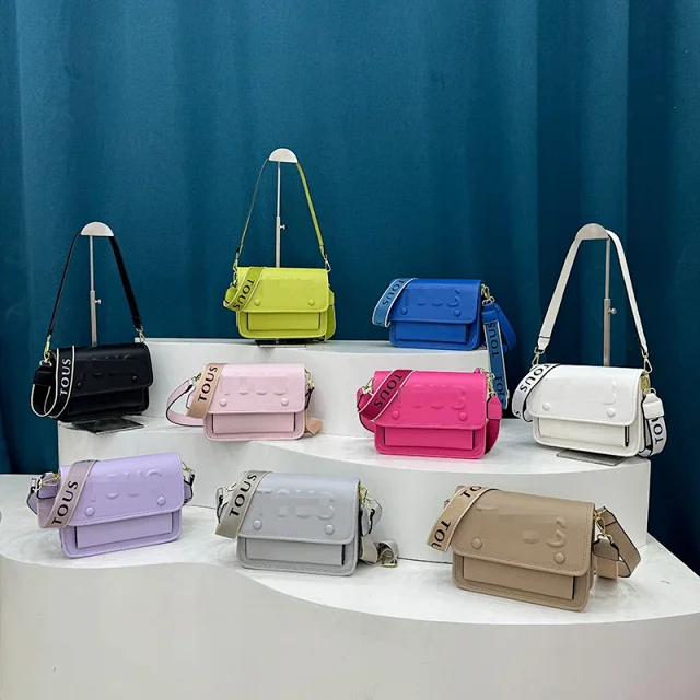 TOUS Shoulder Bags Embossed Logo Flap Bag product detail image 3