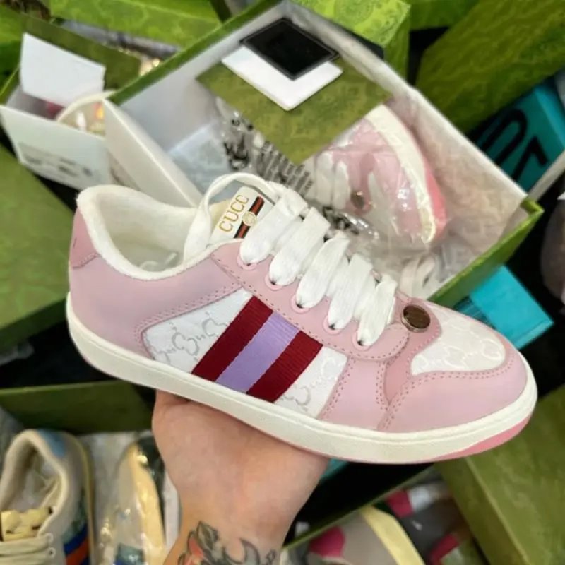 Gucci Sneakers Screener low-top lace-up with Web stripes and GG pattern panels — Light pink