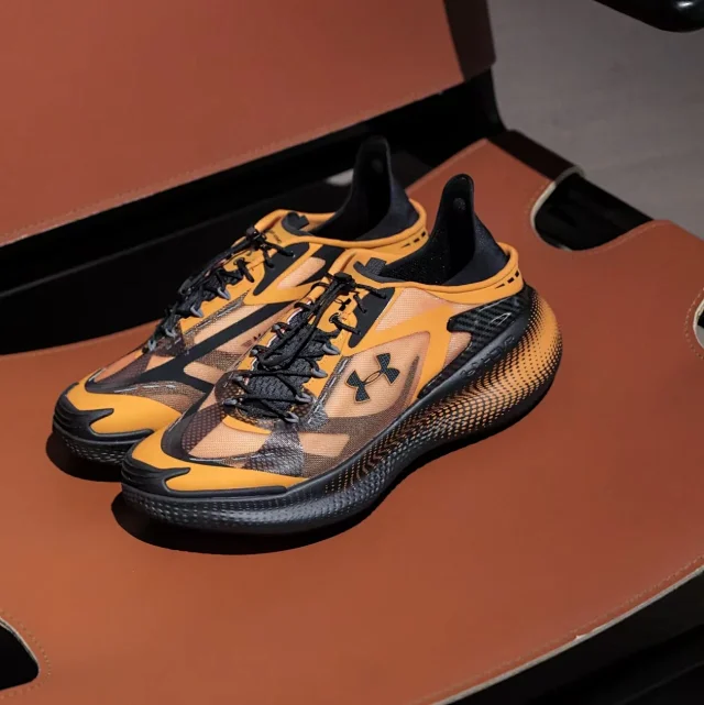 Under Armour Sneakers Flow-cushioned low-top lace-up product detail image 4
