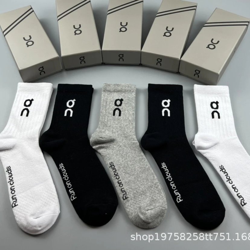 On Socks 5-Pair Logo Crew image 3