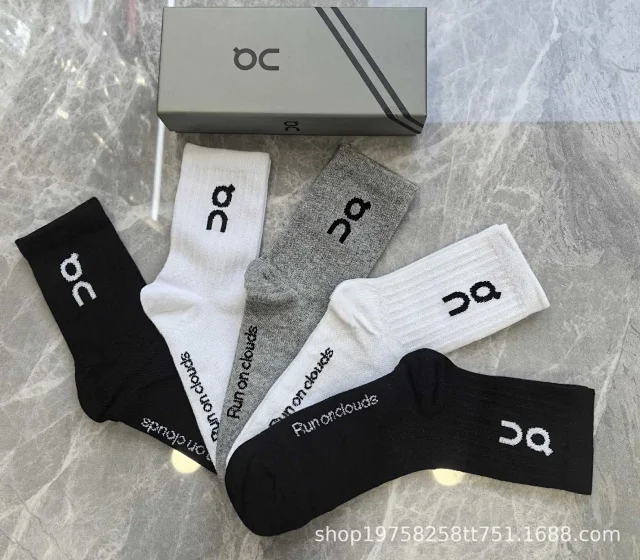 On Socks 5-Pair Logo Crew product detail image 15