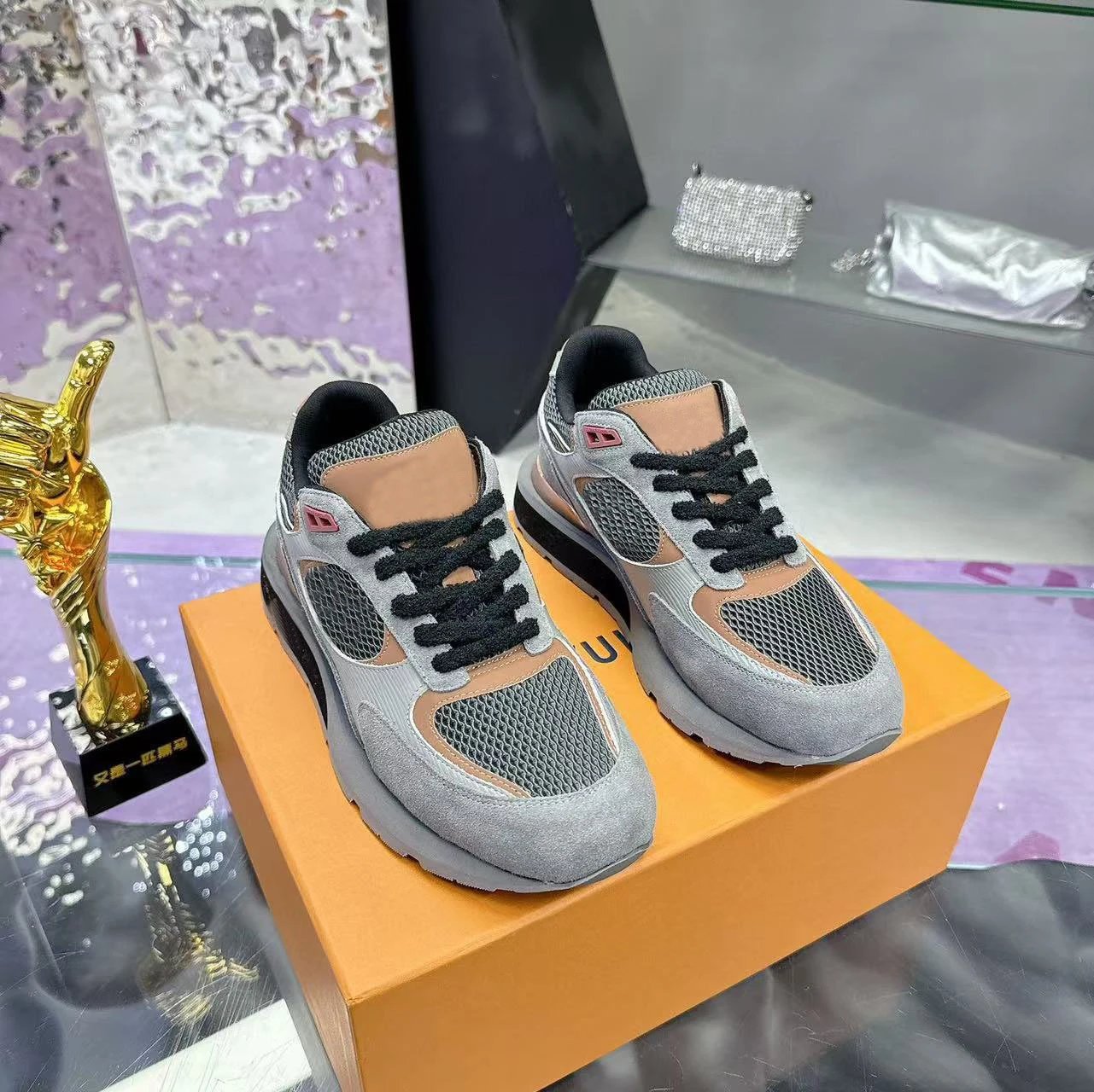 Louis Vuitton Sneakers Low-Top Mesh and Suede Panel — 8