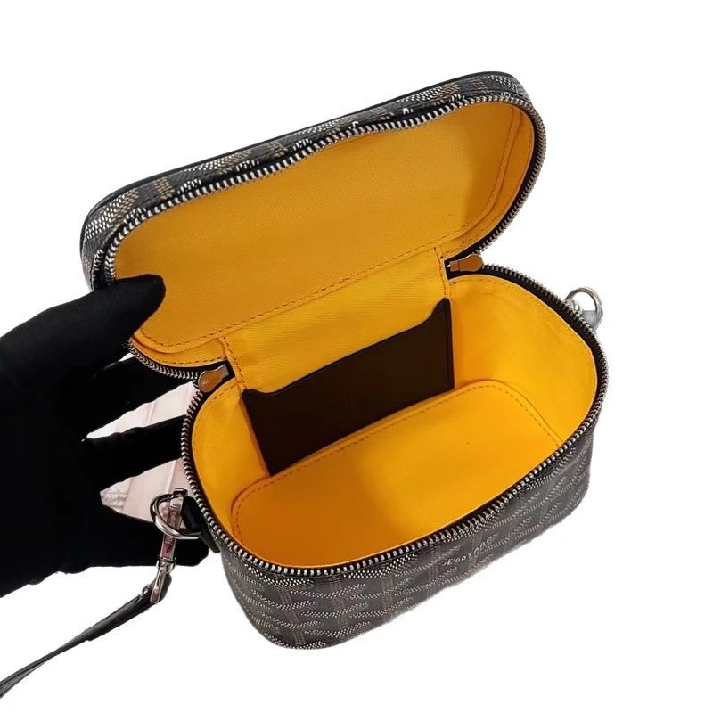 Goyard Crossbody Bags Monogram Zip Cosmetic Case image 4