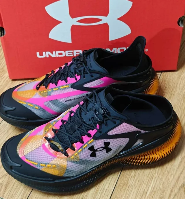 Under Armour Sneakers Flow-cushioned low-top lace-up product detail image 10