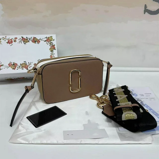 Marc Jacobs Crossbody Bags Snapshot camera bag with double-J hardware and wide logo strap product detail image 11