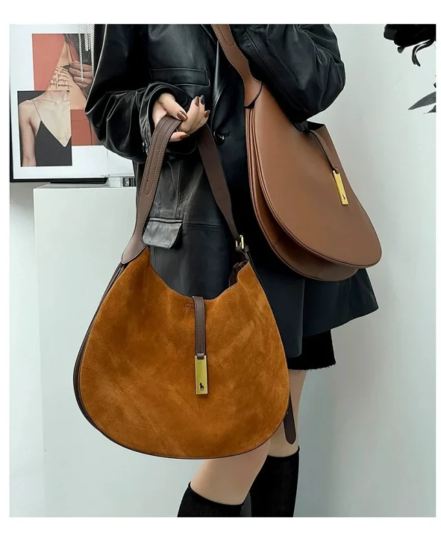 Ralph Lauren Shoulder Bags Crescent Hobo Bag with Gold Logo Plaque product detail image 3