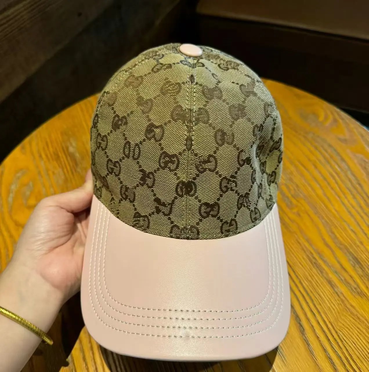 Gucci Hats GG Monogram Baseball Cap with Contrast Curved Brim — Camel ribbon box