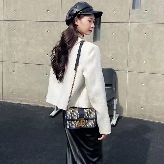 Dior Crossbody Bags Flap Chain Bag product detail image 2