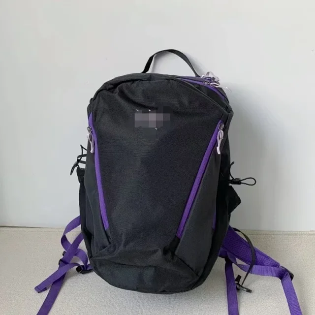 Arc'teryx Backpacks 26L Zip-Front Backpack product detail image 2